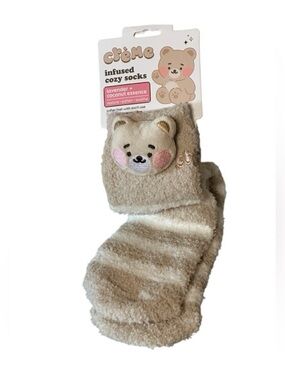 Crème Infused Cozy Bear Socks - Cream
